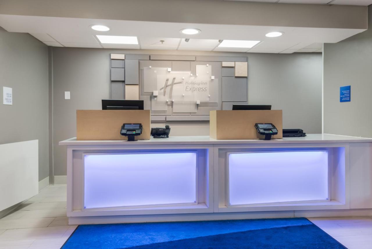 Holiday Inn Express - Plymouth By Ihg Exteriör bild