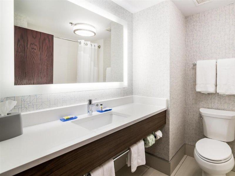 Holiday Inn Express - Plymouth By Ihg Exteriör bild