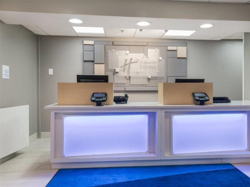 Holiday Inn Express - Plymouth By Ihg Exteriör bild