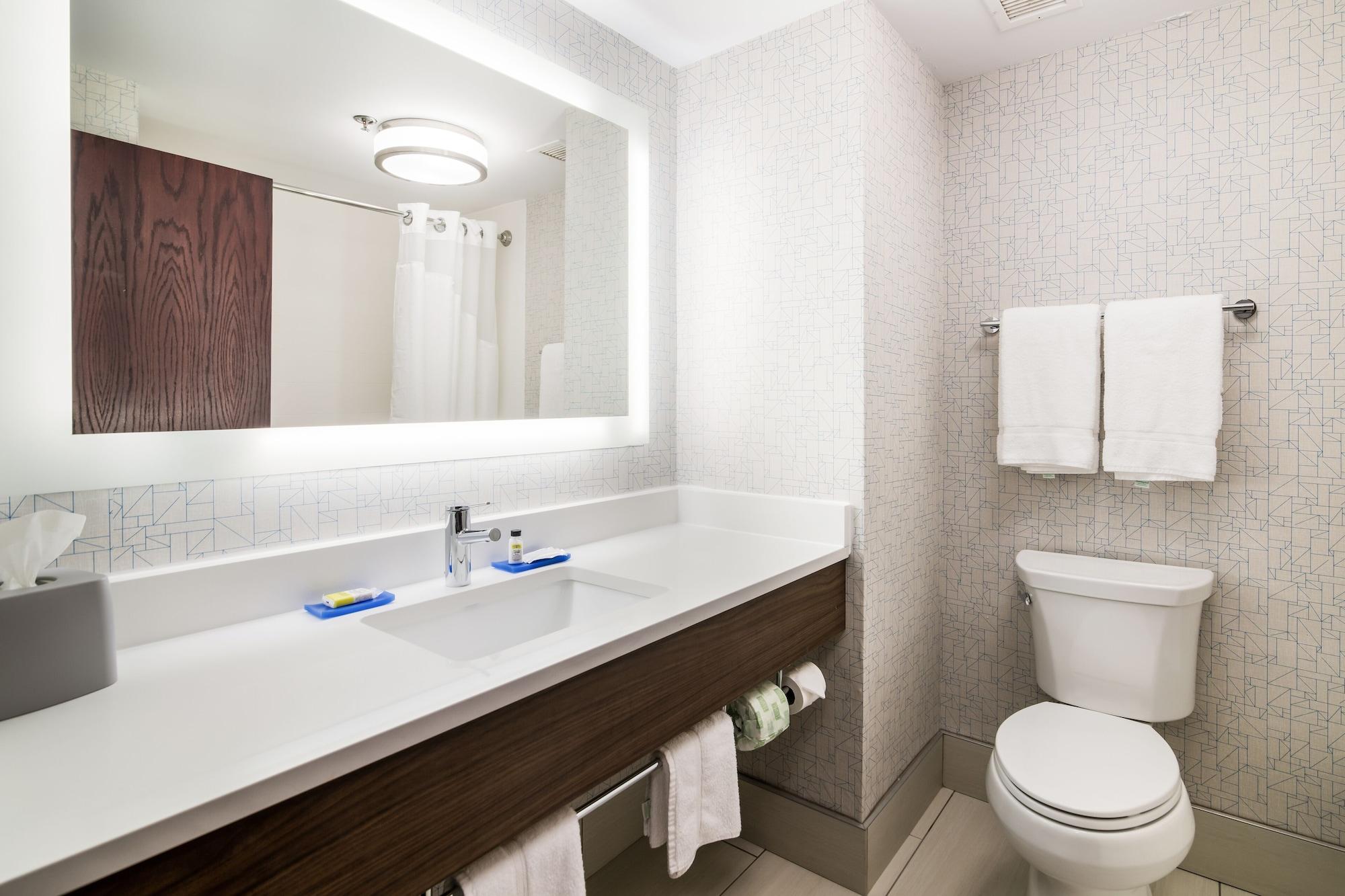 Holiday Inn Express - Plymouth By Ihg Exteriör bild